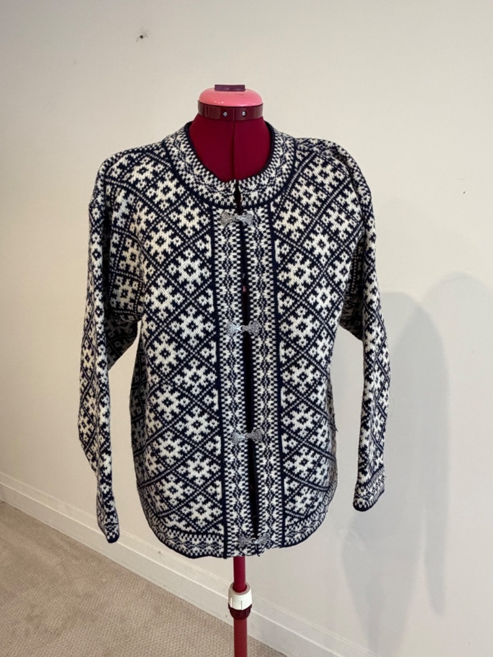 Women's Navy Blue and Cream Fair Isle Scandi Style Wool Cardigan Size 'L'
